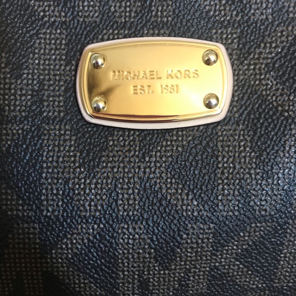 Michael Kors purse - Picture 7 of 7